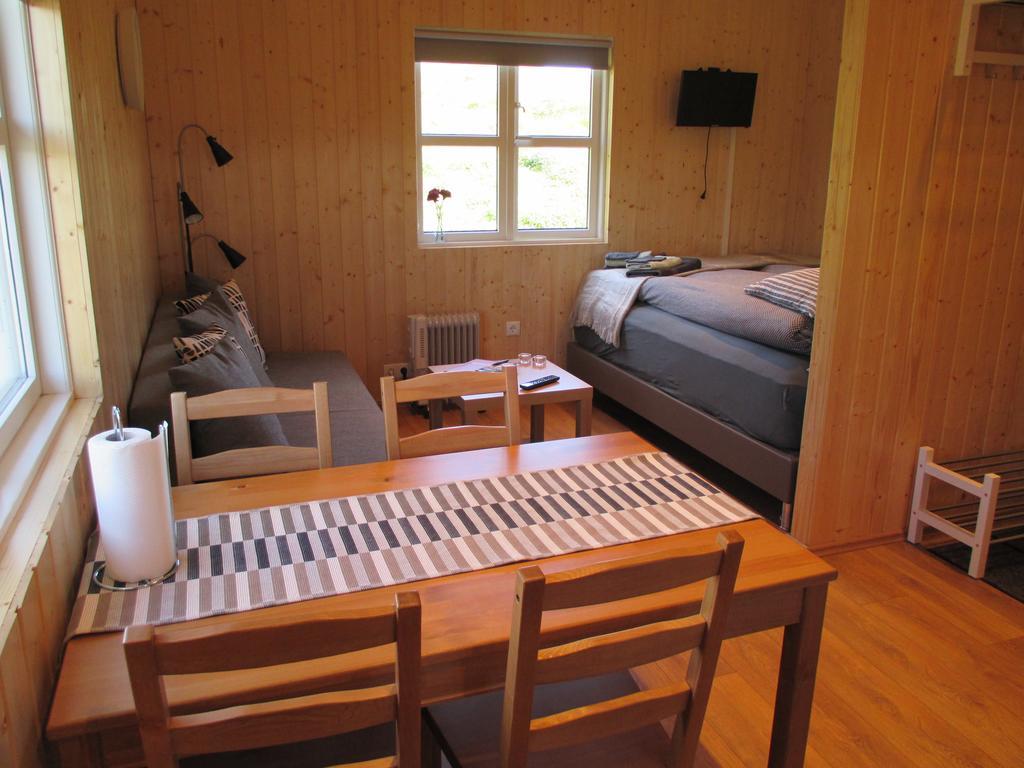 Laekjaborgir Guesthouse Kalfafell Room photo