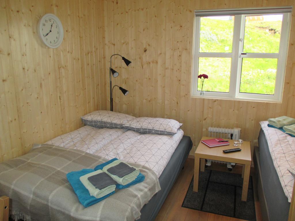 Laekjaborgir Guesthouse Kalfafell Room photo